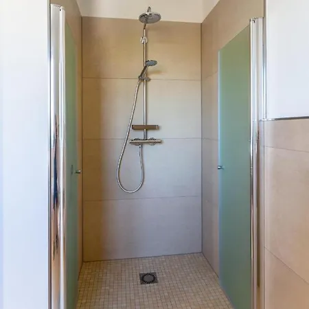 Hangar 19 Luxusapartment Mit Sauna, Kamin Und Seeblick H4w3 شقة شفيرين